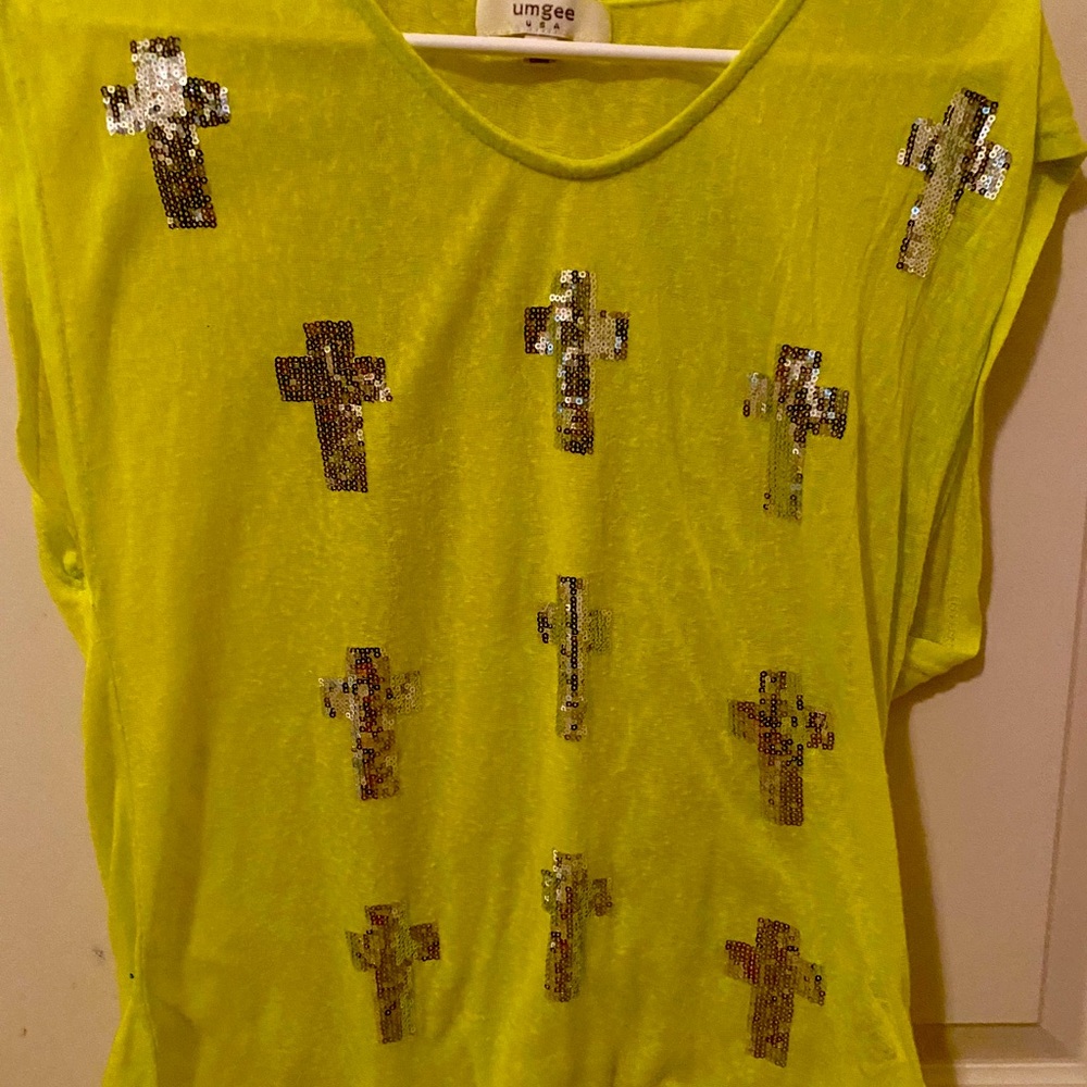 Cute cross Umgee shirt